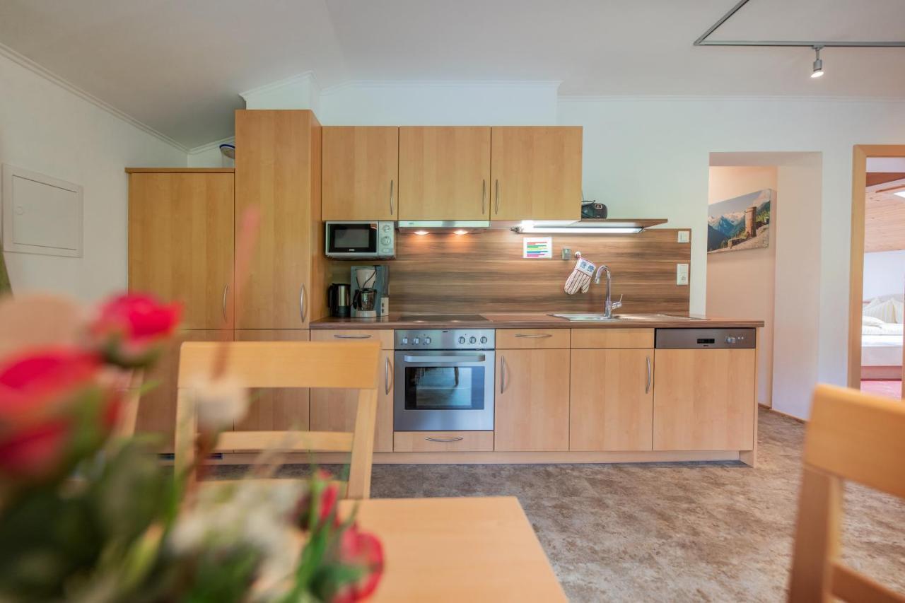 דירות ניוסטיפט אים סטובאיטל Haus Rosmarie מראה חיצוני תמונה